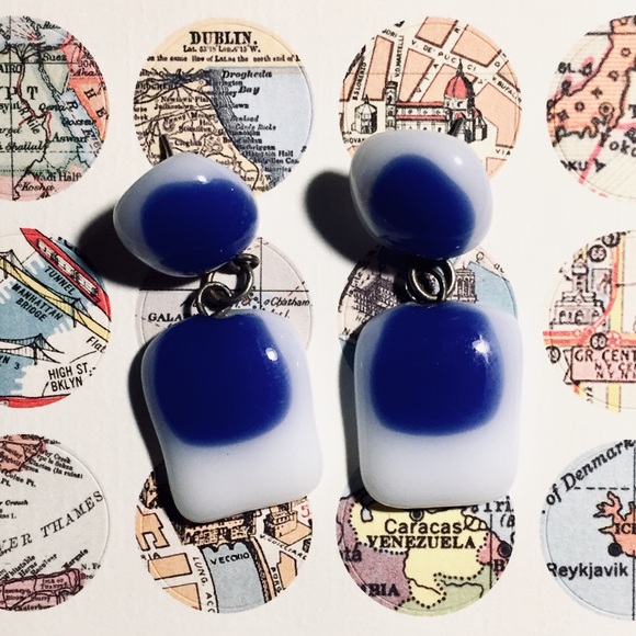 Vintage Mod Acrylic Drop Earrings in Blue White - Picture 5 of 5